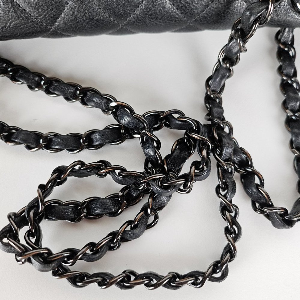 Chanel So Black Medium Calfskin Classic Flap Shoulder Bag - Picture 4 of 11